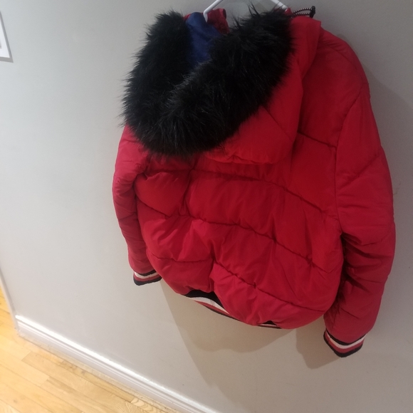 Red tommy Hilfiger puffer jacket - Picture 2 of 4